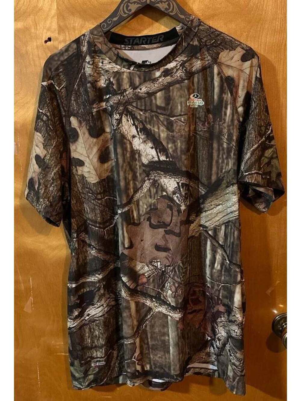 Starter camo shirt size xlarge